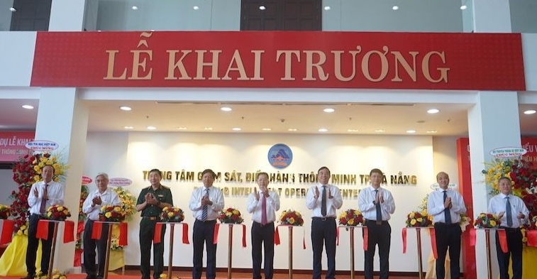 មជ្ឈមណ្ឌល IOC បង្ហាញពីការប្តេជ្ញាចិត្តរបស់ទីក្រុង Da Nang ក្នុងការផ្លាស់ប្តូរឌីជីថល និងកសាងទីក្រុងឆ្លាតវៃ។ មជ្ឈមណ្ឌល IOC បង្ហាញពីការប្តេជ្ញាចិត្តរបស់ទីក្រុង Da Nang ក្នុងការផ្លាស់ប្តូរឌីជីថល និងកសាងទីក្រុងឆ្លាតវៃ។