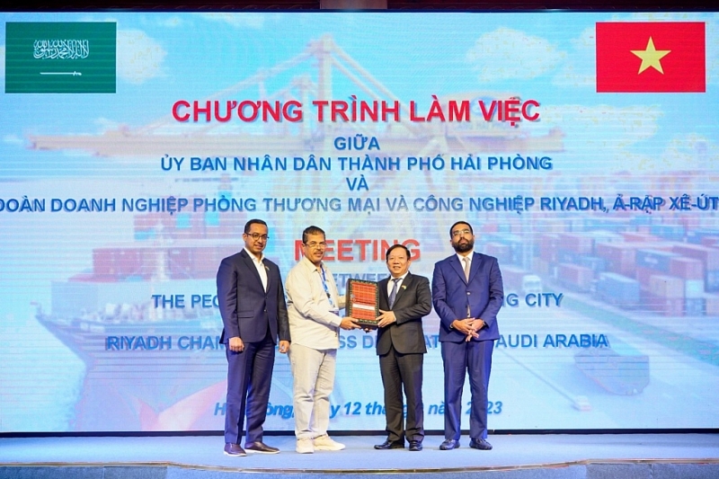 វេទិកាធុរកិច្ចវៀតណាម-អារ៉ាប៊ីសាអូឌីតនៅទីក្រុង Hai Phong (វៀតណាម) វេទិកាធុរកិច្ចវៀតណាម-អារ៉ាប៊ីសាអូឌីតនៅទីក្រុង Hai Phong (វៀតណាម)