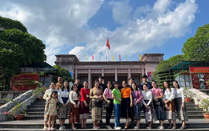 សកម្មភាពជាក់ស្តែងមួយ ដែលជួយនិស្សិតអន្តរជាតិក្នុងការស្វែងយល់អំពីវប្បធម៌ទំនៀមទម្លាប់របស់ប្រជាជនវៀតណាម