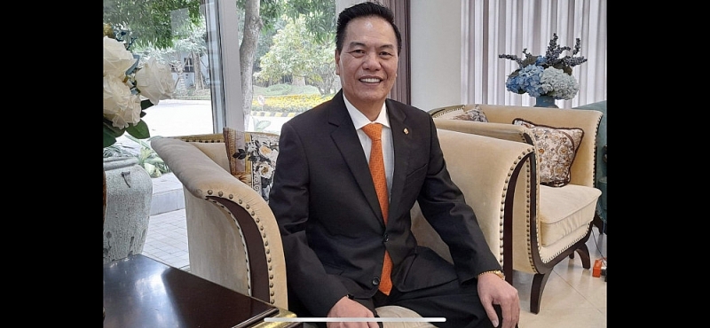 នៅពេលមាតុភូមិដង្ហោយហៅឈ្មោះអ្នក នៅពេលមាតុភូមិដង្ហោយហៅឈ្មោះអ្នក