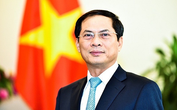 លោក Bui Thanh Son រដ្ឋមន្ត្រីការបរទេសវៀតណាម។ លោក Bui Thanh Son រដ្ឋមន្ត្រីការបរទេសវៀតណាម។
