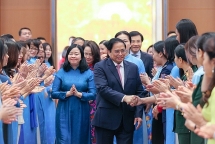 នាយករដ្ឋមន្ត្រីវៀតណាម លោក Pham Minh Chinh អញ្ជើញជួបសន្ទនាជាមួយស្ត្រី អំពីសមភាពយេនឌ័រនិងការអភិវឌ្ឍ