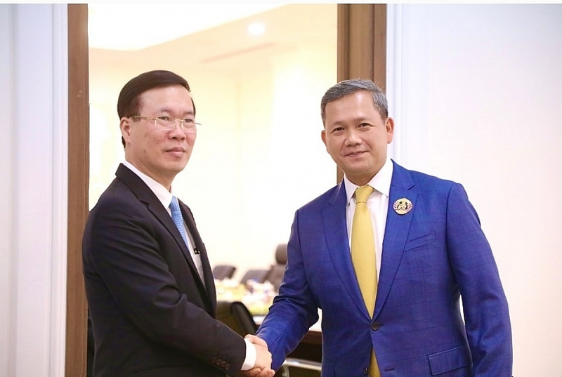 លោក Vo Van Thuong លេខាប្រចាំការគណៈលេខាមជ្ឈិមបក្សកុម្មុយនិស្តវៀតណាម ជួបពិភាក្សាការងារជាមួយលោកឧត្តមសេនីយ៍ឯក ហ៊ុន ម៉ាណែត (រូបថត៖ Facebook) លោក Vo Van Thuong លេខាប្រចាំការគណៈលេខាមជ្ឈិមបក្សកុម្មុយនិស្តវៀតណាម ជួបពិភាក្សាការងារជាមួយលោកឧត្តមសេនីយ៍ឯក ហ៊ុន ម៉ាណែត (រូបថត៖ Facebook)