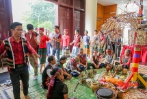 ខេត្ត Quang Tri៖ ពិធីបុណ្យអំណរស្រូវថ្មីពោរពេញទៅដោយភាពវិសេសវិសាលរបស់ជនរួមជាតិ Van Kieu