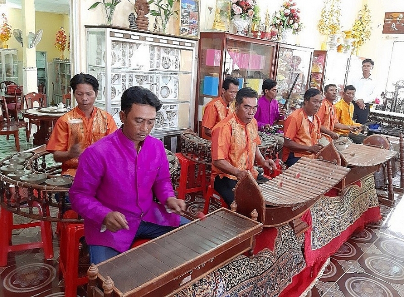 ភ្លេងពិណពាទ្យដ៏វិសេសវិសាលរបស់ជនជាតិខ្មែរ ភ្លេងពិណពាទ្យដ៏វិសេសវិសាលរបស់ជនជាតិខ្មែរ