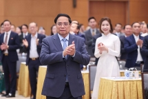 លោកនាយករដ្ឋមន្រ្តីវៀតណាម Pham Minh Chinh ជួបសំណេះសំណាលជាមួយតំណាងសហគ្រិនវៀតណាម