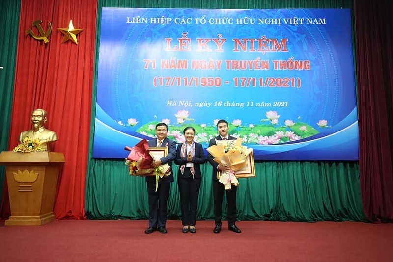 លោកស្រី Nguyen Phuong Nga ប្រធាន VUFO បានចាប់ផ្តើមចលនាត្រាប់តាមចំនួន ៤