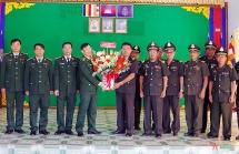 បញ្ជាការដ្ឋានកងទ័ពការពារព្រំដែនខេត្ត Dak Nong (វៀតណាម) អបអរសាទរកងកម្លាំងប្រដាប់អាវុធខេត្តមណ្ឌលគិរី