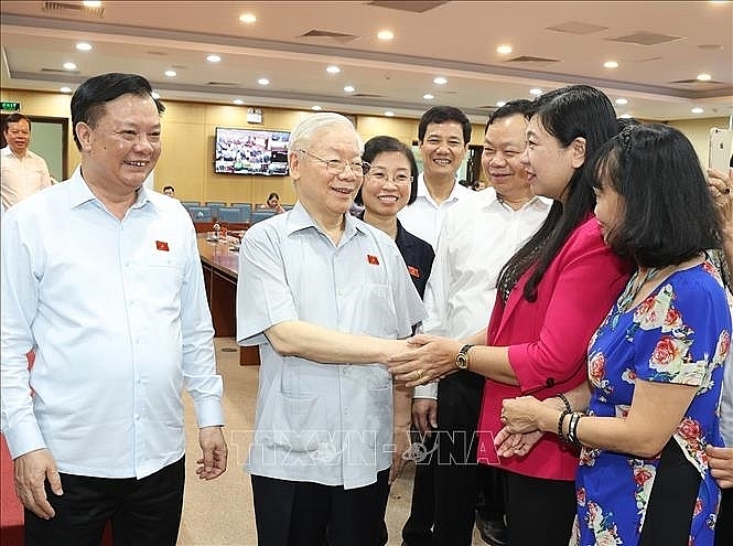 អគ្គលេខាបក្ស លោក Nguyen Phu Trong ក្នុងជំនួបសំណេះសំណាលជាមួយម្ចាស់ឆ្នោតទីក្រុងហាណូយ។ (រូបថត៖ qdnd) អគ្គលេខាបក្ស លោក Nguyen Phu Trong ក្នុងជំនួបសំណេះសំណាលជាមួយម្ចាស់ឆ្នោតទីក្រុងហាណូយ។ (រូបថត៖ qdnd)