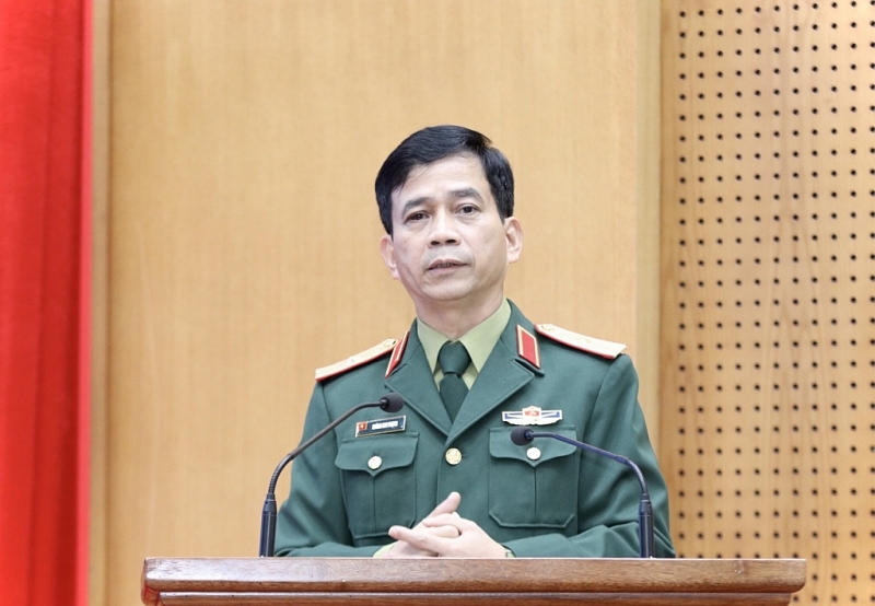 លោក Hoang Kim Phung នាយកនាយកដ្ឋានរក្សាសន្តិភាពវៀតណាមបាននិយាយនៅក្នុងកិច្ចប្រជុំនេះ (រូបថត Thu Ha) ។