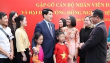ប្រធានរដ្ឋវៀតណាម ជួបជាមួយកម្មាភិបាលនៃស្ថានទូត និងសហគមន៍ជនវៀតណាមនៅឈីលី