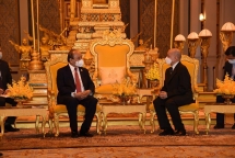 ព្រះករុណា ព្រះមហាក្សត្រ ព្រះរាជទានសវនាការជូនឯកឧត្តមប្រធានរដ្ឋវៀតណាម