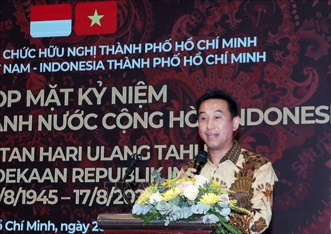យើងនឹងបន្តជំរុញខ្លាំងការផ្លាស់ប្តូរប្រជាជនរវាងប្រទេសឥណ្ឌូនេស៊ី និងវៀតណាម យើងនឹងបន្តជំរុញខ្លាំងការផ្លាស់ប្តូរប្រជាជនរវាងប្រទេសឥណ្ឌូនេស៊ី និងវៀតណាម