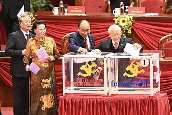 ກອງ​ປະ​ຊຸມ​ໃຫຍ່​ຜູ້​ແທນ​ທົ່ວ​ປະ​ເທດ​ຄັ້ງ​ທີ XIII ຂອງ ພັກ​ກອມ​ມູ​ນິດ ຫວຽດ​ນາມ ເລືອກ​ຕັ້ງ​ຄະ​ນະ​ບໍ​ລິ​ຫານ​ງານ​ສູນ​ກາງ​ພັກ ຊຸດ​ທີ XIII