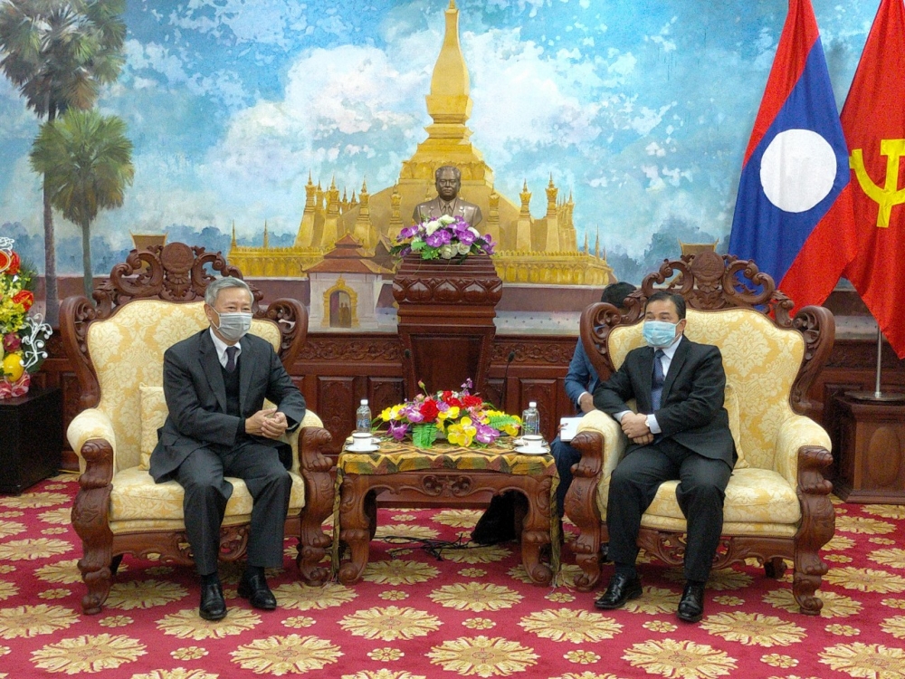 Việt Nam tặng Đại sứ quán Lào món quà đậm nét văn hoá truyền thống nhân Tết Nguyên Đán Tân Sửu 2021 Việt Nam tặng Đại sứ quán Lào món quà đậm nét văn hoá truyền thống nhân Tết Nguyên Đán Tân Sửu 2021