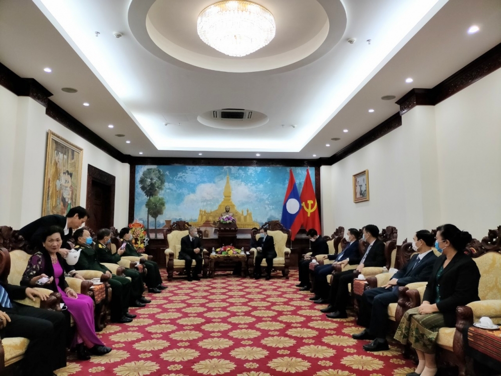 Việt Nam tặng Đại sứ quán Lào món quà đậm nét văn hoá truyền thống nhân Tết Nguyên Đán Tân Sửu 2021 Việt Nam tặng Đại sứ quán Lào món quà đậm nét văn hoá truyền thống nhân Tết Nguyên Đán Tân Sửu 2021