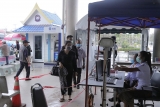 ລາວ ມ ສ ນຈ າກ ດບ ລ ເວນ ທ ຍ ງເປ ດນຳໃຊ ຢ ທ ງໝ ດ 32 ສ ນ ມ ຜ ຖ ກຈຳກ ດບ ລ ເວນຢ ສ ນ 2 806 ຄ ນ ໄດ ເກ ບຕ ວຢ າງມາກວດວ ເຄາະ ທ ງໝ ດ ແລະ ບ ພ ບຜ ຕ ດເຊ ອ