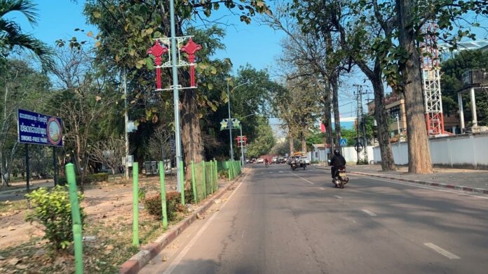 ລາວຫ ດພ ນອອກຈາກກ ມບ ນດາປະເທດດ ອຍພ ດທະນາແມ ນເປ າໝາຍຍາວນານທ ລ ດຖະບານລາວ ໄດ ວາງອອກແຕ ປ 2000