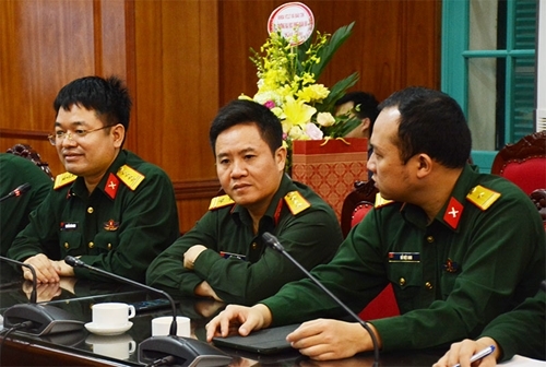 ນັກສຶກສາ, ນັກຄົ້ນຄວ້າສື່ມວນຊົນລາວ ຢ້ຽມຢາມ, ຄົ້ນຄວ້າຢູ່ໜັງສືພິມກອງທັບປະຊາຊົນຫວຽດນາມ ນ ກສ ກສາ ນ ກຄ ນຄວ າສ ມວນຊ ນລາວ ຢ ຽມຢາມ ຄ ນຄວ າຢ ໜ ງສ ພ ມກອງທ ບປະຊາຊ ນຫວຽດນາມ