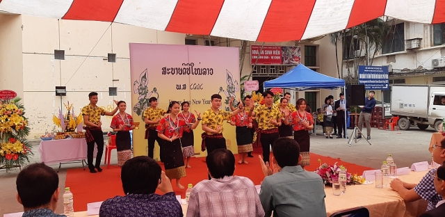 tet co truyen bunpimay lao tren dat viet