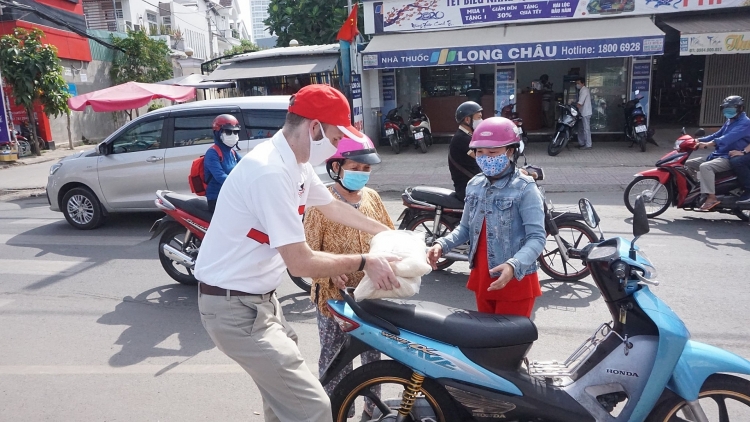 VinaCapital Foundation ໄດ້ມອບເຂົ້າສານ ຈຳນວນ 5 ໂຕນ ເພື່ອຊ່ວຍເຫຼືອພໍ່ແມ່ປະຊາຊົນ ຢູ່ ນະຄອນໂຮ່ຈີມິນ ຜ່ານຜ່າຜົນສະທ້ອນຈາກ ໂລກລະບາດ COVID-19 vinacapital foundation ໄດ ມອບເຂ າສານ ຈຳນວນ 5 ໂຕນ ເພ ອຊ ວຍເຫ ອພ ແມ ປະຊາຊ ນ ຢ ນະຄອນໂຮ ຈ ມ ນ ຜ ານຜ າຜ ນສະທ ອນຈາກ ໂລກລະບາດ covid 19