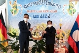 ເອກອັກຄະລັດຖະທູດ ແລະພະນັກງານສະຖານທູດຫວຽດນາມ ປະຈຳ ເຢຍລະມັນ ໄດ້ໄປຍັງສະຖານທູດລາວ ປະຈຳ Berlin ເພື່ອອວຍພອນປີໃໝ່ລາວ