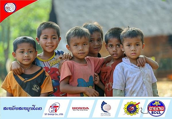 ລ ດຖະບານຝຣ ງ ສະໜ ບສະໜ ນ 5 ແສນກວ າໂດລາສະຫະລ ດເພ ອ ຟ ນຟ ຊ ວ ດການເປ ນຢ ຂອງຊ ມຊ ນ ແຂວງອ ດຕະປ ແລະ ເຊກອງ