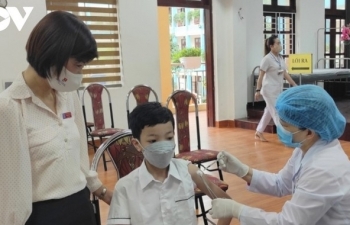 ທ້ອງ​ຖິ່ນ​ຕ່າງໆ​ມາ​ນະ​ພະ​ຍາ​ຍາມ​ສັກ​ຢາ​ກັນ​ໂຄວິດ 19 ໃຫ້​ເດັກ​ໃນ​ເກນ​ອາ​ຍຸ​ແຕ່ 5 ຫາ​ຕ່ຳ​ກ່​ວາ 12 ປີ ສຳ​ເລັດ​ໃນ​ເດືອນ​ສິງ​ຫາ