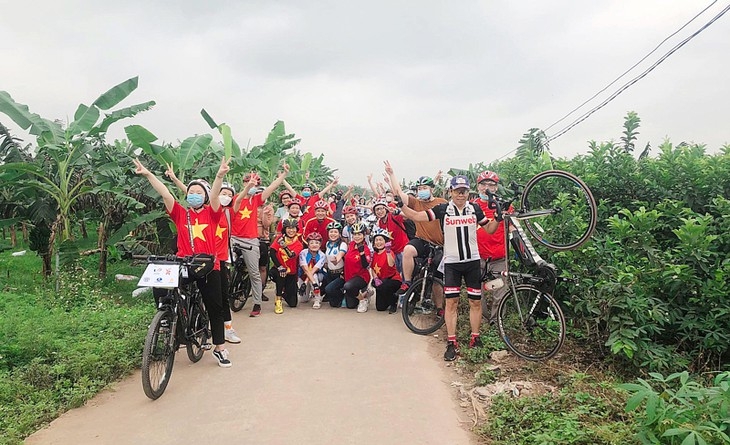 ລາຍການທ່ອງທ່ຽວດ້ວຍລົດຖີບ (ພາບ:hanoimoi.com.vn)