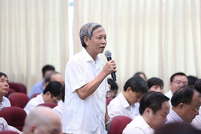 ຮ ບ ປະ ກ ນ ລ ດ ຖະ ກອນ ບ ນ ດາ ລະ ບອບ ນະ ໂຍ ບາຍ ກ ຽວ ກ ບ ພະ ນ ກ ງານ ງ ບ ປະ ມານ ແລ ະ ເງ ອນ ໄຂ ເຮ ດ ວຽກ ຂອງ vufo