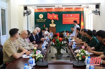 ສະມາຄົມນັກຮົບເກົ່າສະຫະລັດອາເມລິກາສະເໜີ ໃຫ້ມີການຮ່ວມມື, ຮໍາບາດແຜສົງຄາມ ຢູ່ ແທງຮວາ