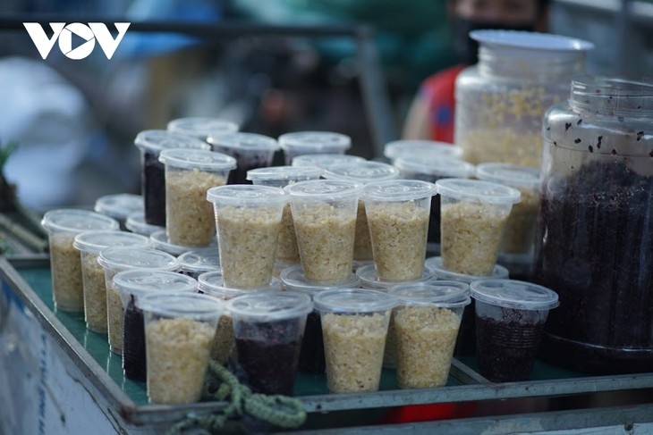 ຊາວຮ່າໂນ້ຍກະກຽມວັນບຸນດວານເງາະ ຊາວຮ່າໂນ້ຍກະກຽມວັນບຸນດວານເງາະ
