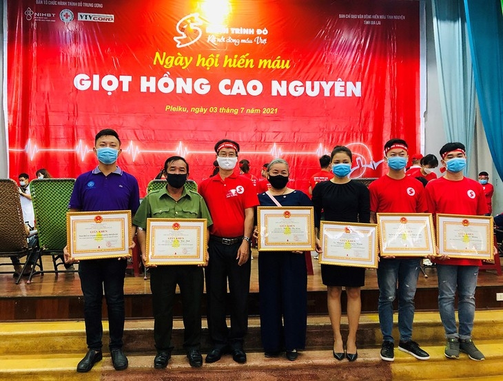 ແຂວງຢາ​ລາຍ​ ຈັດ​ຕັ້ງ​ວັນ​ບຸນ​ບໍ​ລິ​ຈາກ​ເລືອດ “ຢາດ​ເລືອດເຂດ​ພູ​ພຽງ”
