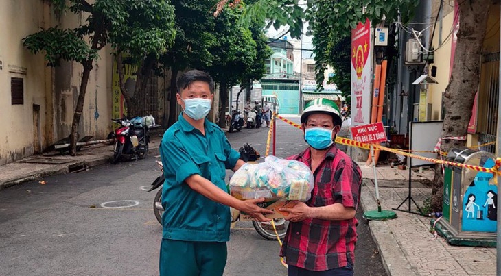 ນະຄອນໂຮ່ຈີມິນ ພວມມານະພະຍາຍາມໜູນຊ່ວຍປະຊາຊົນປະສົບກັບຄວາມຫຍຸ້ງຍາກ