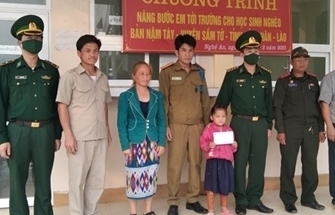 “ຊ່ວຍນ້ອງໄປໂຮງຮຽນ” ຂ້າມຊາຍແດນ