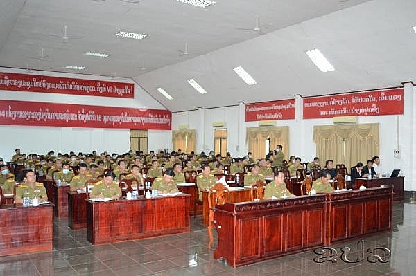 ລາວ ກ ມໃຫຍ ຕຳຫລວດ ເຜ ຍແຜ ວຽກງານຕ ານການຟອກເງ ນ
