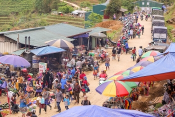 ລ່າວກາຍ: ວັດທະນະທຳຂອງຕະຫຼາດນັດການເກົາ