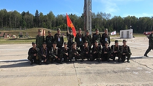 ເຮ ອນຄ ວກາງສະໜາມຫວຽດນາມ ຢ army games ຍາມໃດກ ດ ງດ ດແຂກມາກ ນເປ ນຈ ານວນຫ ວງຫ າຍ
