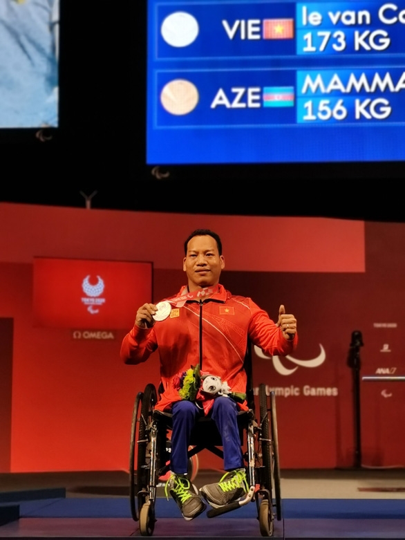 ເລວັນກົງ ຄວ້າໄດ້ຫຼຽນເງິນ Paralympic Tokyo 2020