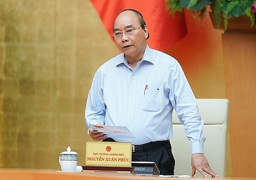 ນາຍົກລັດຖະມົນຕີ ຫວຽດນາມ ຮຽກຮ້ອງໃຫ້ບັນດາກະຊວງ, ຂະແໜງການ, ທ້ອງຖິ່ນ ຕ້ອງສືບຕໍ່ຍົກສູງສະຕິລະວັງຕົວ, ພິເສດແມ່ນກວດພົບບັນດາກໍລະນີຕິດເຊື້ອໄດ້ຢ່າງທັນການ ນາຍ ກລ ດຖະມ ນຕ ຫວຽດນາມ ຮຽກຮ ອງໃຫ ບ ນດາກະຊວງ ຂະແໜງການ ທ ອງຖ ນ ຕ ອງສ ບຕ ຍ ກສ ງສະຕ ລະວ ງຕ ວ ພ ເສດແມ ນກວດພ ບບ ນດາກ ລະນ ຕ ດເຊ ອໄດ ຢ າງທ ນການ