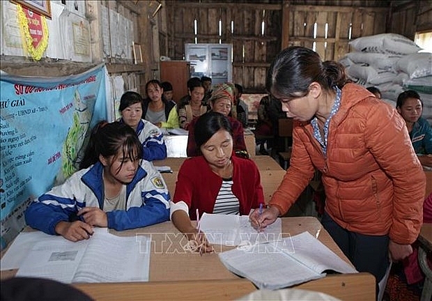 ລ າວກາຍ ການຝ ກອ ບຮ ມວ ຊາຊ ບໃຫ ແກ ຜ ອອກແຮງງານຊ ນນະບ ດໃນເຂດເນ ນສ ງ ຊ ນໂຮ