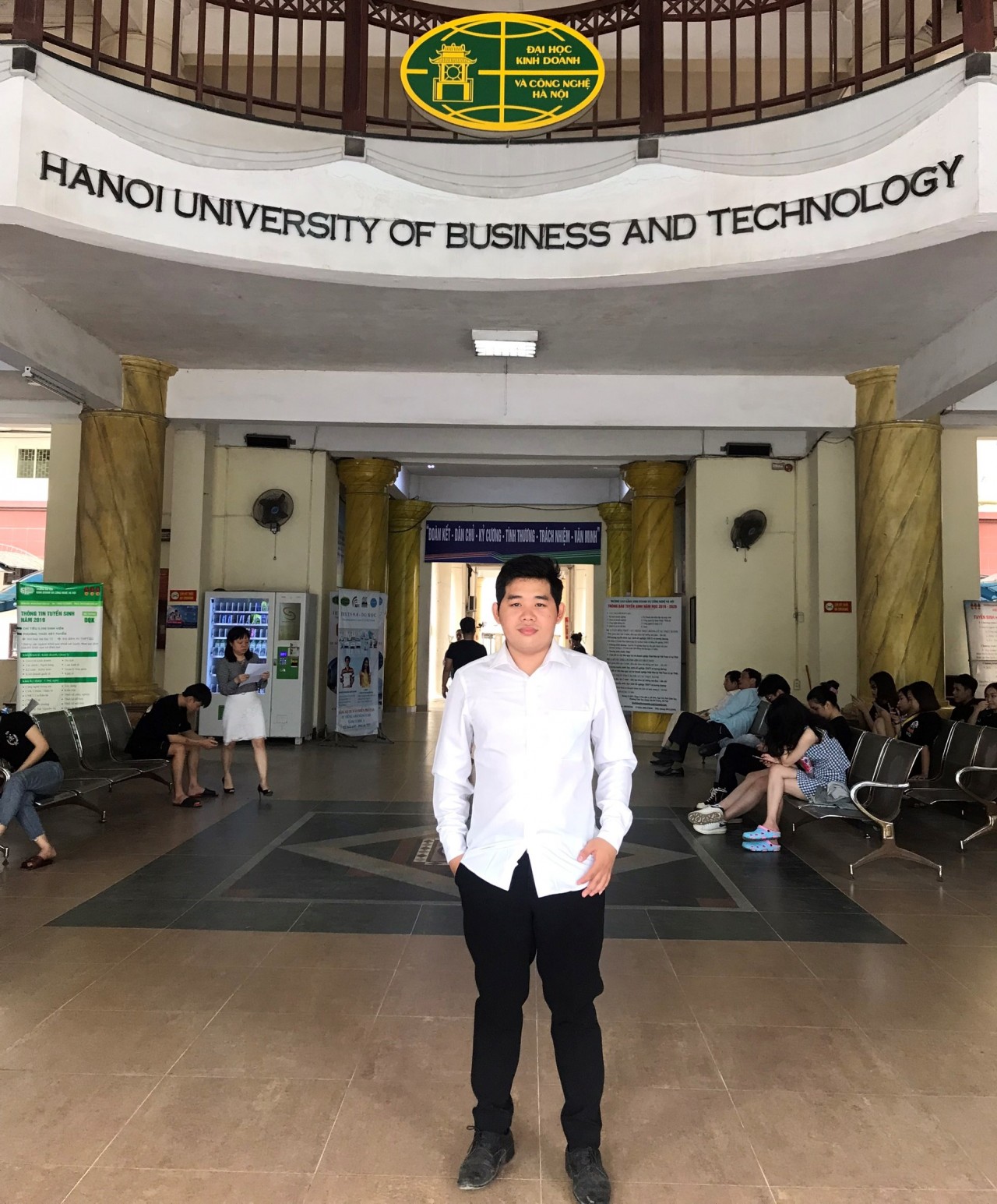 Hỗ trợ hơn 300 lưu học sinh Lào tại Việt Nam có hoàn cảnh khó khăn Hỗ trợ hơn 300 lưu học sinh Lào tại Việt Nam có hoàn cảnh khó khăn