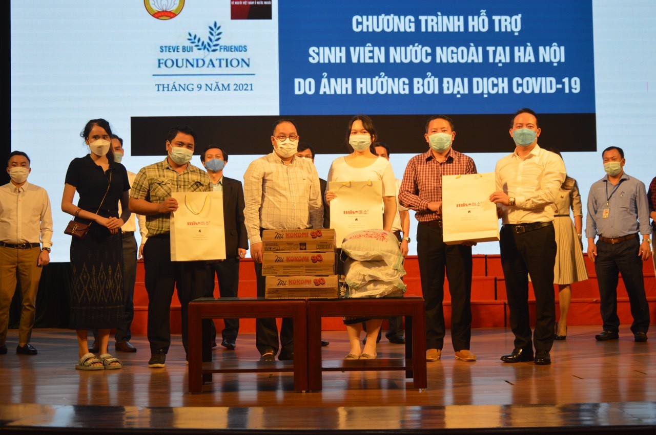 Hỗ trợ sinh viên quốc tế trên địa bàn Hà Nội bị ảnh hưởng bởi dịch bệnh Covid - 19 Hỗ trợ sinh viên quốc tế trên địa bàn Hà Nội bị ảnh hưởng bởi dịch bệnh Covid - 19