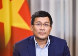 ທ່ານຮອງລັດຖະມົນຕີການຕ່າງປະເທດ ຫງວຽນມິງຫວູ ເຮັດວຽກກັບການນໍາກຸ່ມບໍລິສັດ Adidas