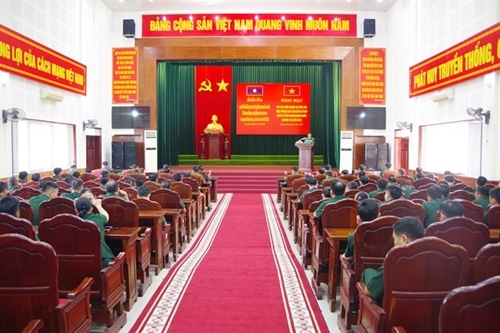 ບັນຍາກາດທີ່ພິທີເປີດ. ພາບ: bienphong.com.vn ບັນຍາກາດທີ່ພິທີເປີດ. ພາບ: bienphong.com.vn
