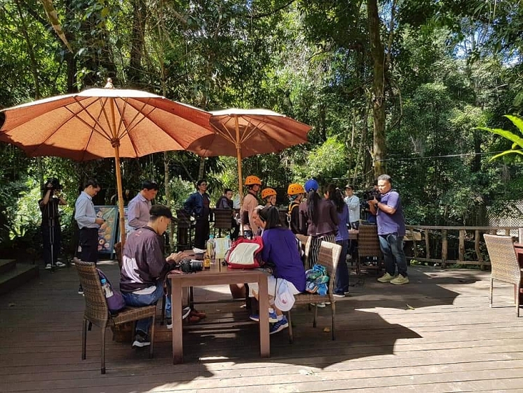 ນ າກ ດຢ ລະປາ ເປ ນສະຖານທ ທ ອງທ ຽວທາງທ າມະຊາດທ ມ ຊ ສຽງແຫ ງໜ ງຂອງລາວ ເວ າສະເພາະຢ ແຂວງອ ດ ມໄຊ