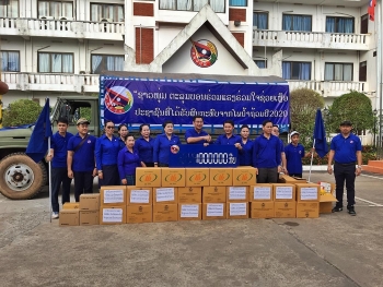 ລາວ: ຊ່ວຍເຫລືອພໍ່ແມ່ປະຊາຊົນທີ່ໄດ້ຮັບຜົນກະທົບ ຈາກໄພພິບັດນ້ຳຖ້ວມ