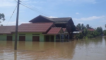 ຊ່ວຍເຫຼືອຄອບຄົວທີ່ຖືກຜົນກະທົບຈາກໄພນໍ້າຖ້ວມ