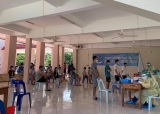 ຊາວ​ຫວຽດ​ນາມ ອາ​ໄສ​ຢູ່​ລາວ ແບ່ງ​ປັ​ນ​ຄວາມ​ຫຍຸ້ງ​ຍາກ, ຊ່ວຍ​ກັນ​ຜ່ານ​ຜ່າ​ໂລກ​ລະ​ບາດ​ໂຄວິດ - 19