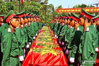 ຍັງມີເຫື່ອແຮງ, ຂ້າພະເຈົ້າຍັງໄປຊອກຫາເພື່ອນຮ່ວມກອງ